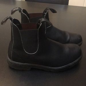 Barely worn Blundstone boots size 10